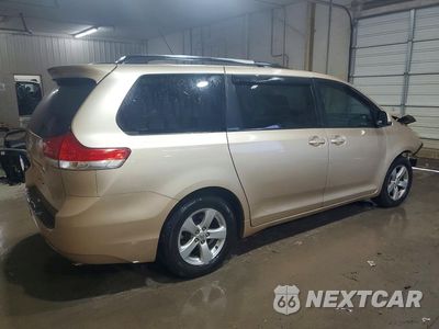 Trzecie zdjęcie samochodu z tyłu: 2013 TOYOTA SIENNA LE VIN:5TDKK3DC3DS287250 - miniatura