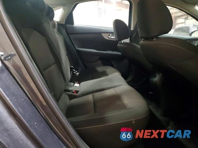 Zdjęcie 10 z 12 samochodu: 2023 KIA FORTE LXS VIN:3KPF24AD6PE622794 - miniatura