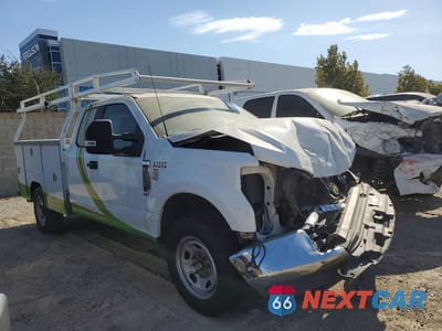 Czwarte zdjęcie samochodu z boku: 2022 FORD F350 SUPER DUTY VIN:1FD8X3A6XNED47232 - miniatura