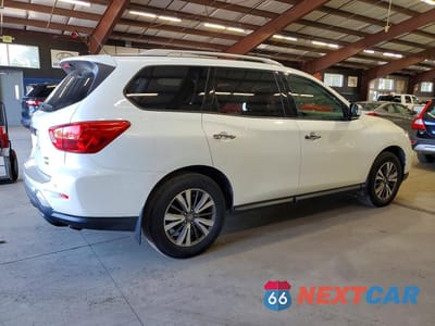 Trzecie zdjęcie samochodu z tyłu: 2017 NISSAN PATHFINDER SV VIN:5N1DR2MM3HC901630 - miniatura