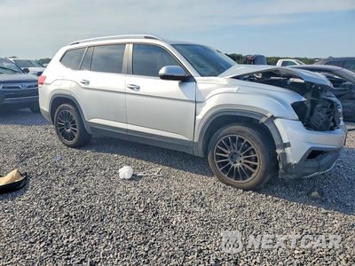 Czwarte zdjęcie samochodu z boku: 2018 VOLKSWAGEN ATLAS SE VIN:1V2KR2CA0JC508207 - miniatura