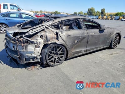 Trzecie zdjęcie samochodu z tyłu: 2018 TESLA MODEL S VIN:5YJSA1E41JF243066 - miniatura