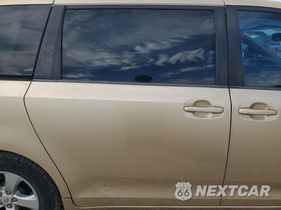 Zdjęcie 11 z 13 samochodu: 2012 TOYOTA SIENNA LE VIN:5TDKK3DC2CS242072 - miniatura
