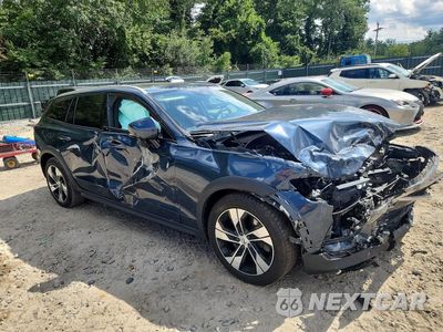 Czwarte zdjęcie samochodu z boku: 2020 VOLVO V60 CROSS COUNTRY T5 MOMENTUM VIN:YV4102WK4L1041820 - miniatura