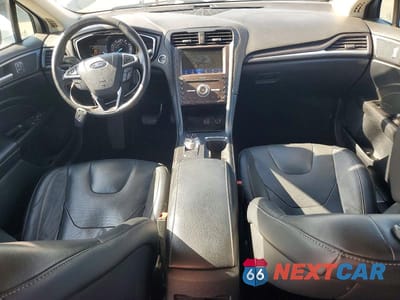 Zdjęcie 8 z 12 samochodu: 2020 FORD FUSION TITANIUM VIN:3FA6P0D95LR118344 - miniatura