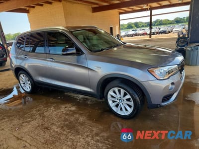 Czwarte zdjęcie samochodu z boku: 2016 BMW X3 XDRIVE28I VIN:5UXWX9C56G0D74965 - miniatura