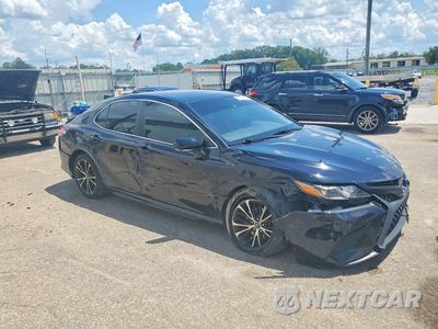 Czwarte zdjęcie samochodu z boku: 2020 TOYOTA CAMRY SE VIN:4T1G11AK9LU932871 - miniatura