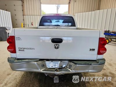 Zdjęcie 6 z 12 samochodu: 2005 DODGE DAKOTA QUAD SLT VIN:1D7HE48N35S304209 - miniatura