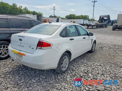 Trzecie zdjęcie samochodu z tyłu: 2008 FORD FOCUS SE VIN:1FAHP35N18W182665 - miniatura