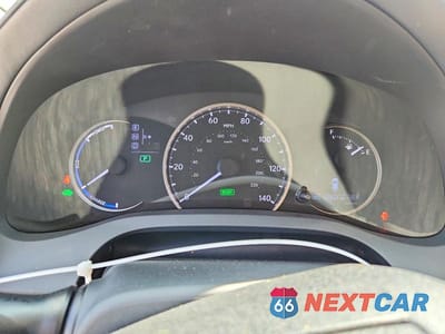 Zdjęcie 9 z 12 samochodu: 2016 LEXUS CT 200 VIN:JTHKD5BH7G2260387 - miniatura