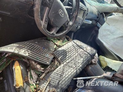 Zdjęcie 8 z 13 samochodu: 2013 KIA SORENTO SX VIN:5XYKWDA24DG385044 - miniatura