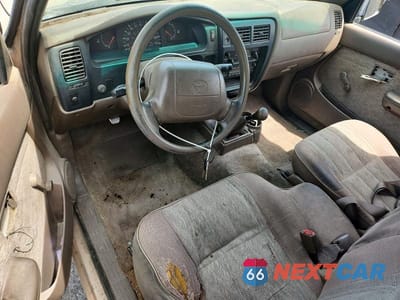 Zdjęcie 8 z 12 samochodu: 1998 TOYOTA TACOMA BASE VIN:4TAVL52N8WZ164745 - miniatura