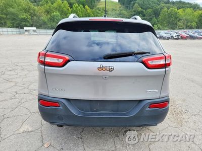 Zdjęcie 6 z 13 samochodu: 2015 JEEP CHEROKEE LATITUDE VIN:1C4PJMCB3FW674620 - miniatura