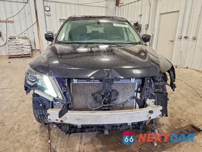 Piąte zdjęcie samochodu w środku: 2018 NISSAN PATHFINDER S VIN:5N1DR2MM5JC656738 - miniatura