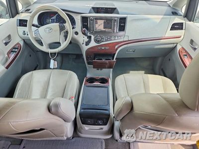 Zdjęcie 8 z 14 samochodu: 2014 TOYOTA SIENNA XLE 8-PASSENGER VIN:5TDYK3DC2ES437733 - miniatura