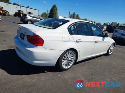 Trzecie zdjęcie samochodu z tyłu: 2009 BMW 328 XI VIN:WBAPK73569A455965 - miniatura