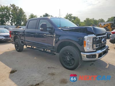 Czwarte zdjęcie samochodu z boku: 2023 FORD F350 SUPER DUTY VIN:1FT8W3BT0PEC05065 - miniatura