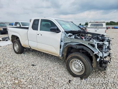 Czwarte zdjęcie samochodu z boku: 2026 TOYOTA TACOMA SR VIN:3TYJDAHN2TT046613 - miniatura