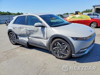 Czwarte zdjęcie samochodu z boku: 2023 HYUNDAI IONIQ 5 SE VIN:KM8KMDAF2PU172570 - miniatura