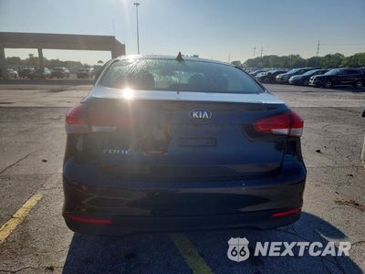Zdjęcie 6 z 12 samochodu: 2017 KIA FORTE LX VIN:3KPFL4A78HE143494 - miniatura