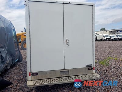 Zdjęcie 6 z 13 samochodu: 2018 GMC SAVANA BOX TRUCK VIN:7GZ67UCG8JN000339 - miniatura