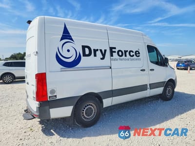 Trzecie zdjęcie samochodu z tyłu: 2019 MERCEDES-BENZ SPRINTER 2500/3500 VIN:WD3PF0CD0KP027750 - miniatura
