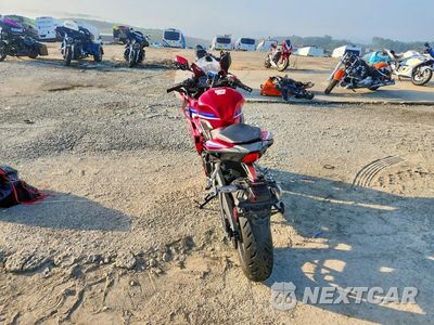 Czwarte zdjęcie samochodu z boku: 2025 HONDA CBR500 RA VIN:MLHPC7054S5101930 - miniatura