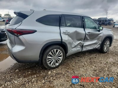 Trzecie zdjęcie samochodu z tyłu: 2025 TOYOTA HIGHLANDER HYBRID PLATINUM VIN:5TDEBRCH3SS653833 - miniatura
