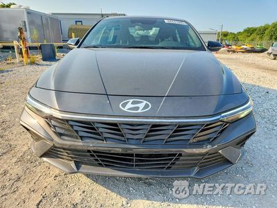 Piąte zdjęcie samochodu w środku: 2025 HYUNDAI ELANTRA SEL SPORT VIN:KMHLM4DG8SU993416 - miniatura