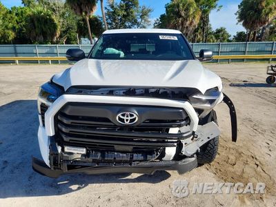 Piąte zdjęcie samochodu w środku: 2026 TOYOTA TUNDRA SR5 VIN:5TFLA5DB8TX381918 - miniatura
