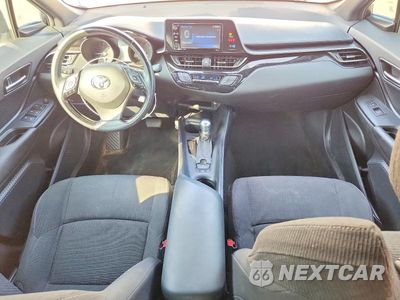Zdjęcie 8 z 13 samochodu: 2018 TOYOTA C-HR XLE VIN:NMTKHMBX0JR045438 - miniatura