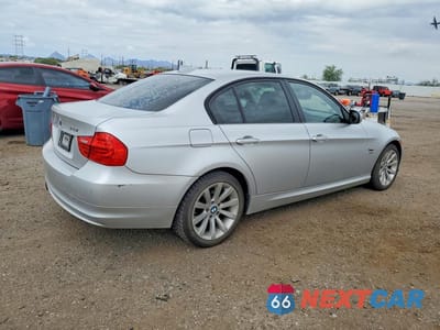 Trzecie zdjęcie samochodu z tyłu: 2011 BMW 328 XI VIN:WBAPK7C50BF088005 - miniatura