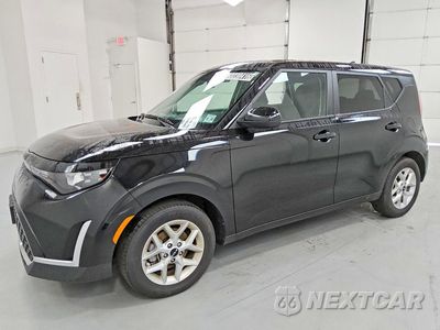 2025 KIA SOUL LX KNDJ23AU9S7954466 - główne zdjęcie licytacji z USA - miniatura