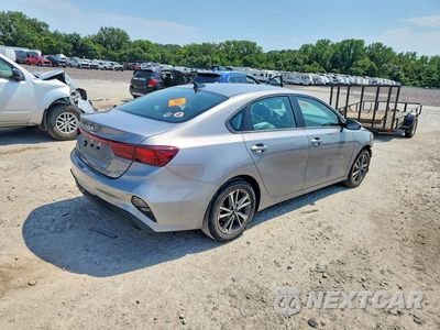 Trzecie zdjęcie samochodu z tyłu: 2024 KIA FORTE LXS VIN:3KPF24AD1RE730260 - miniatura
