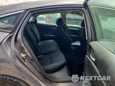 Zdjęcie 10 z 13 samochodu: 2019 HONDA CIVIC LX VIN:19XFC2F60KE004892 - miniatura