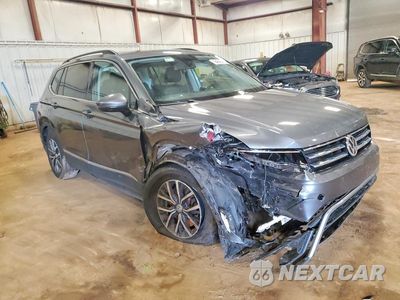 Czwarte zdjęcie samochodu z boku: 2018 VOLKSWAGEN TIGUAN SE VIN:3VV2B7AX2JM197681 - miniatura