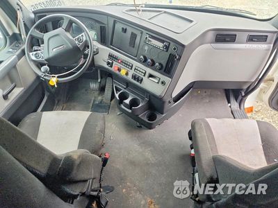 Zdjęcie 8 z 13 samochodu: 2022 FREIGHTLINER CASCADIA 126 SEMI TRUCK VIN:3AKJHHDRXNSNP8145 - miniatura