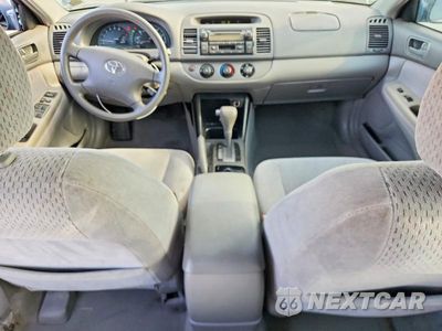 Zdjęcie 8 z 12 samochodu: 2003 TOYOTA CAMRY LE VIN:4T1BE32K33U212460 - miniatura