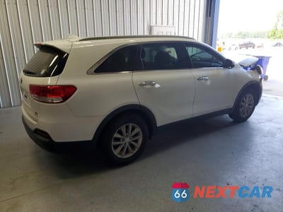 Trzecie zdjęcie samochodu z tyłu: 2016 KIA SORENTO LX VIN:5XYPGDA34GG020735 - miniatura