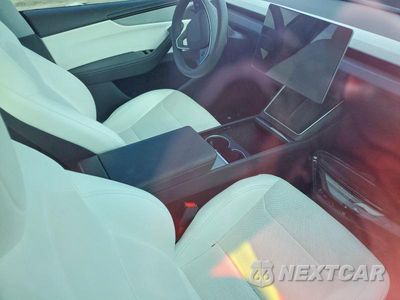 Zdjęcie 8 z 12 samochodu: 2026 TESLA MODEL Y VIN:7SAYGDED8TF404996 - miniatura