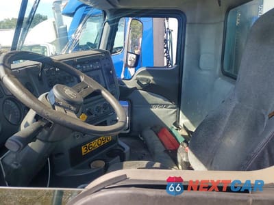 Zdjęcie 7 z 11 samochodu: 2017 MACK 600 CXU600 VIN:1M1AW01X8HM009404 - miniatura