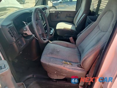 Zdjęcie 7 z 14 samochodu: 2005 GMC SAVANA G2500 VIN:1GTGG25V351195586 - miniatura
