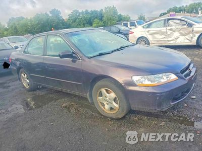 Czwarte zdjęcie samochodu z boku: 1998 HONDA ACCORD EX VIN:1HGCG1657WA070570 - miniatura