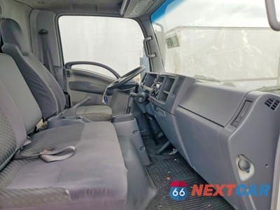 Zdjęcie 11 z 13 samochodu: 2009 ISUZU NPR BOX TRUCK VIN:JALB4W16497400827 - miniatura