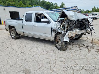 Czwarte zdjęcie samochodu z boku: 2017 CHEVROLET SILVERADO K1500 LT VIN:1GCVKREC0HZ389995 - miniatura