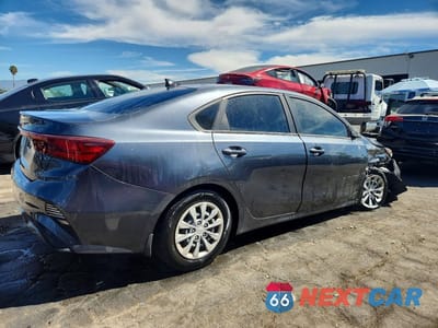 Trzecie zdjęcie samochodu z tyłu: 2023 KIA FORTE LX VIN:3KPF24AD5PE633494 - miniatura