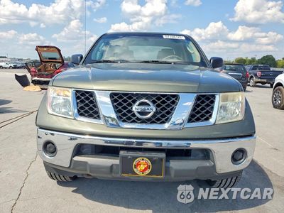 Piąte zdjęcie samochodu w środku: 2005 NISSAN FRONTIER SE VIN:1N6AD07W75C451819 - miniatura