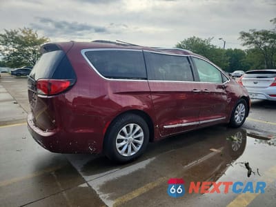 Trzecie zdjęcie samochodu z tyłu: 2018 CHRYSLER PACIFICA TOURING L VIN:2C4RC1BG1JR182748 - miniatura