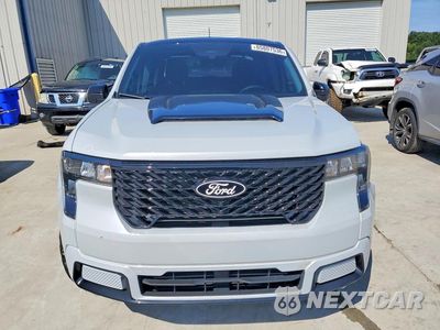 Piąte zdjęcie samochodu w środku: 2025 FORD MAVERICK XLT VIN:3FTTW8JA0SRA48134 - miniatura