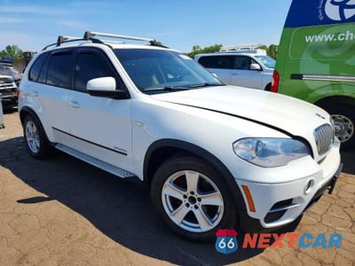 Czwarte zdjęcie samochodu z boku: 2012 BMW X5 XDRIVE35D VIN:5UXZW0C57CL663709 - miniatura